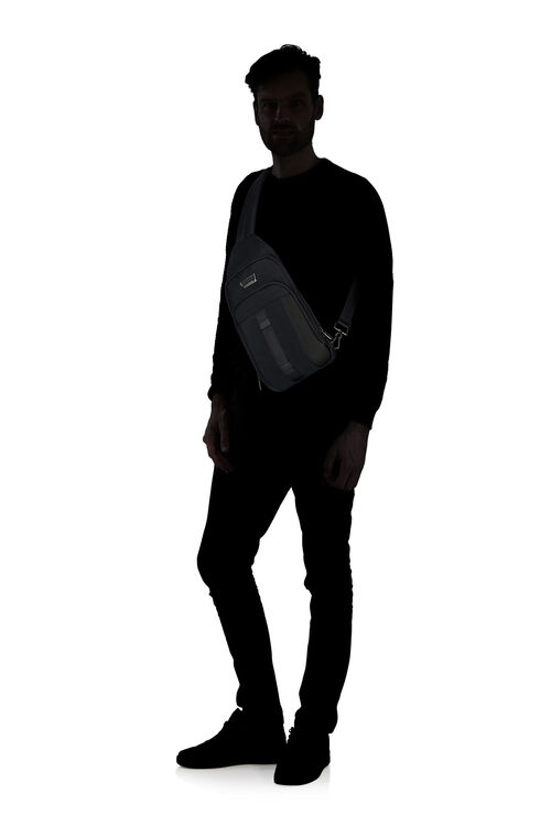 URBAN-EYE DLX SLING BAG M