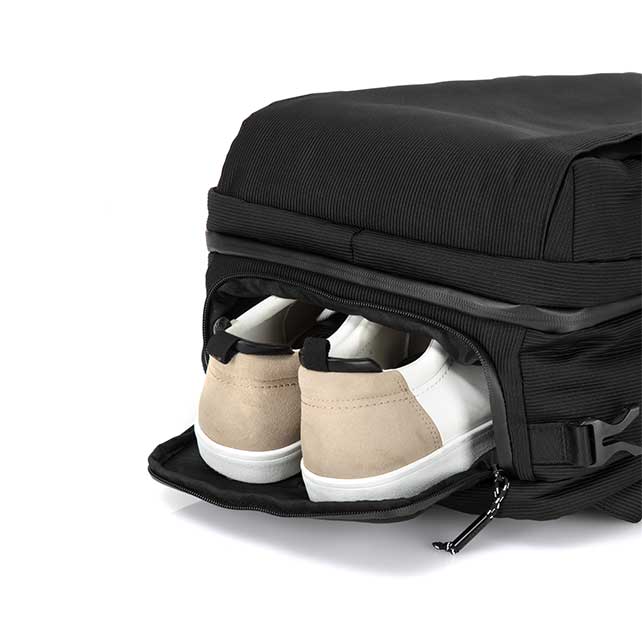 URBAN PACKER CONVERTIBLE BACKPACK M