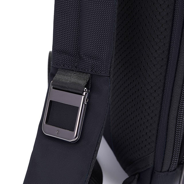 URBAN-EYE DLX SLING BAG M