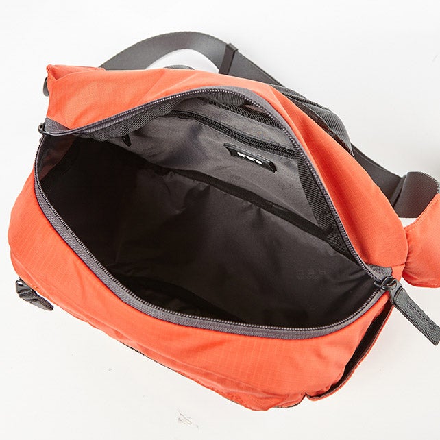 DUMFRI SLING BAG